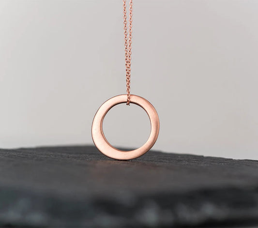 Spindle Circle Necklace
