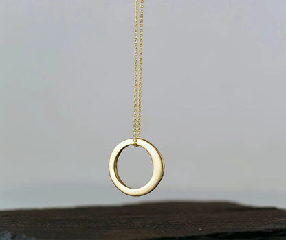 Spindle Circle Necklace